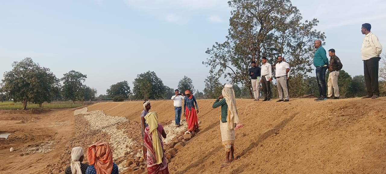 सीईओ ज़िला पँचायत द्वारा किया गया केसला जनपद का भृमण अमृत सरोवरों का किया निरीक्षण