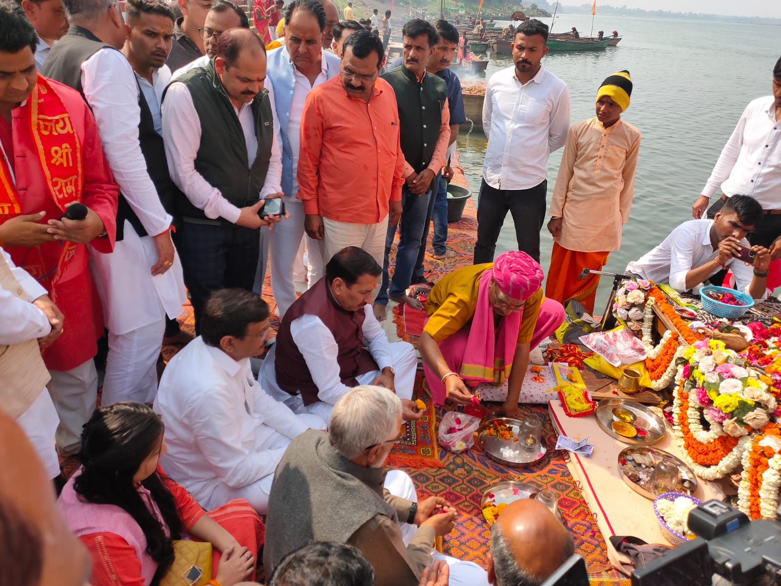 मां नर्मदा जयंती के अवसर पर कृषि मंत्री श्री कंसाना ने की माँ नर्मदा की पूजा – अर्चना