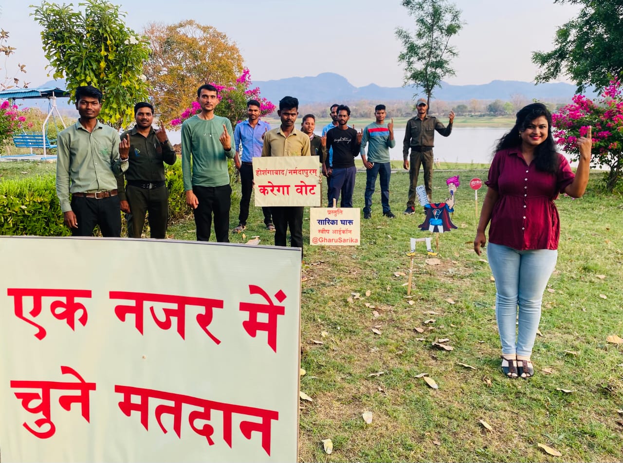 दो आंखों से संदेश के चार अलग भाग तो एक आंख से पूरा संदेश दिखाकर मतदाताओं को किया जागरूक