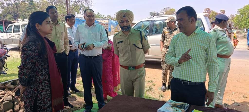 वल्नरेबल और क्रिटिकल मतदान केंद्रों पर विशेष ध्यान दिया, मूलभूत सुविधाएँ दुरुस्त करें–कलेक्टर सोनिया मीना