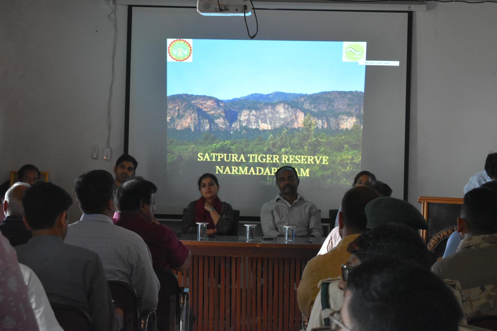 राजस्व एवं वन अधिकारियों की अन्तर्विभागीय समन्वय बैठक संपन्न