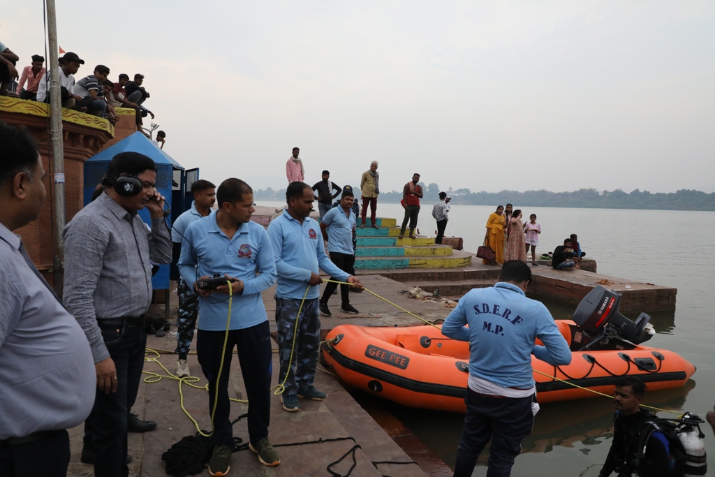 नर्मदापुरम सहित अन्य समस्त बाढ़ संभावित क्षेत्रों में बचाव कार्य की व्यवस्थाएं पुख्ता रखी जाए