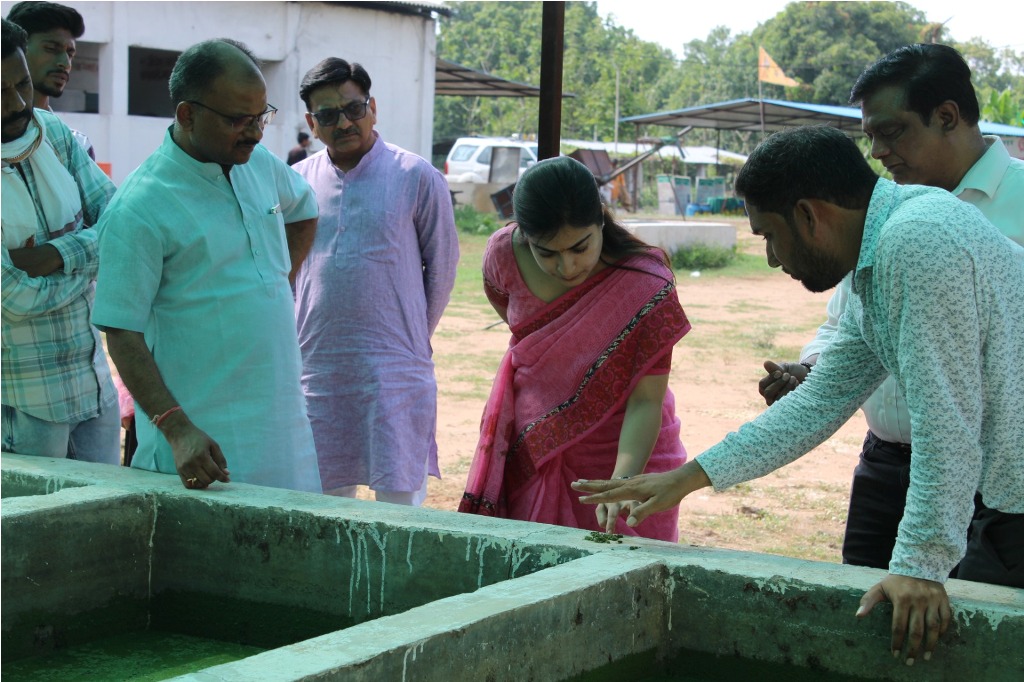 कृषि विज्ञान केन्‍द्र गोविंद नगर जैविक कीट प्रबंधन एवं अन्‍य क्षेत्र में बेहतरीन कार्य कर रहा है – कलेक्‍टर