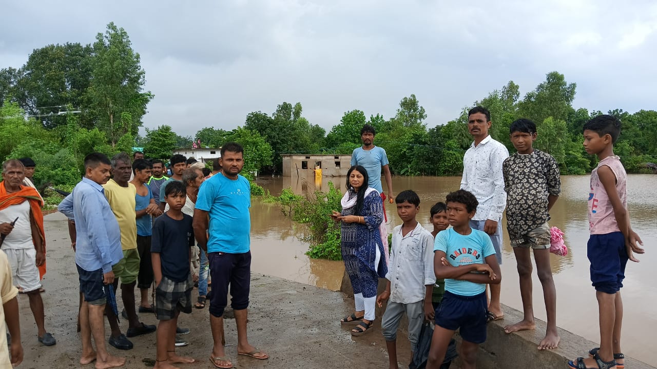 भारी बारिश के चलते कलेक्टर ने दिए सभी अधिकारियों को अलर्ट मोड पर काम करने के निर्देश