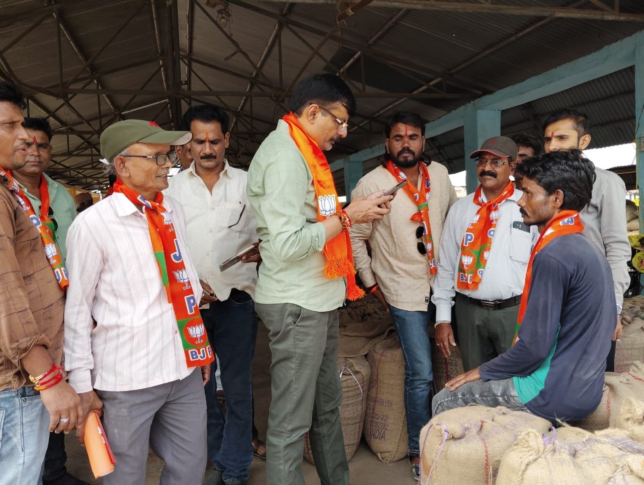 कार्यकर्ताओं के अथक  परिश्रम से नर्मदापुरम विधानसभा मध्यप्रदेश के टॉप 10 में हुई शामिल – माधवदास अग्रवाल