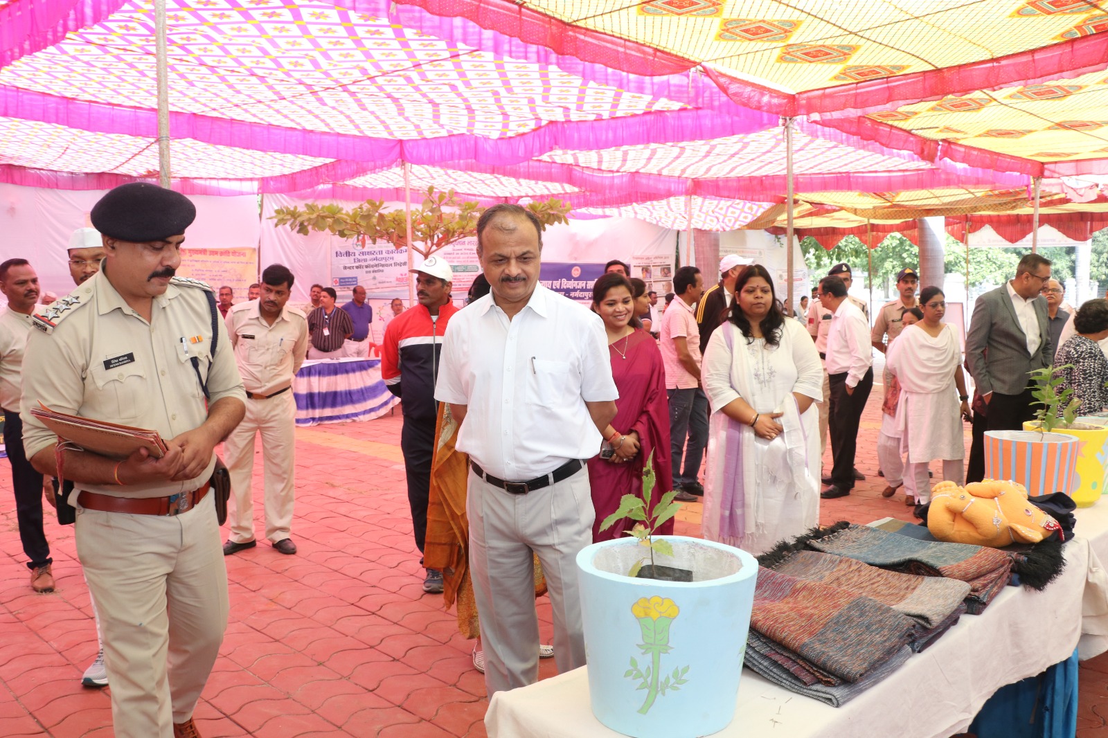 राष्ट्रीय विधिक सेवा दिवस पर मैराथन (सद्भावना) दौड़ एवं विधिक जागरूकता प्रदर्शनी आयोजित