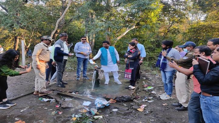 डोकरी खेड़ा जलाशय को वोटिंग एवं ग्रामीण पर्यटन के रूप में विकसित किया जाएगा – कलेक्टर