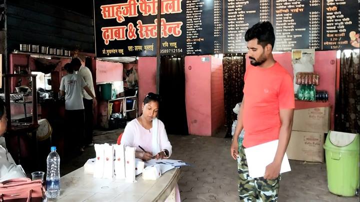 खाद्य सुरक्षा विभाग ने मुलताई में खाद्य पदार्थों के लिए सैम्पल